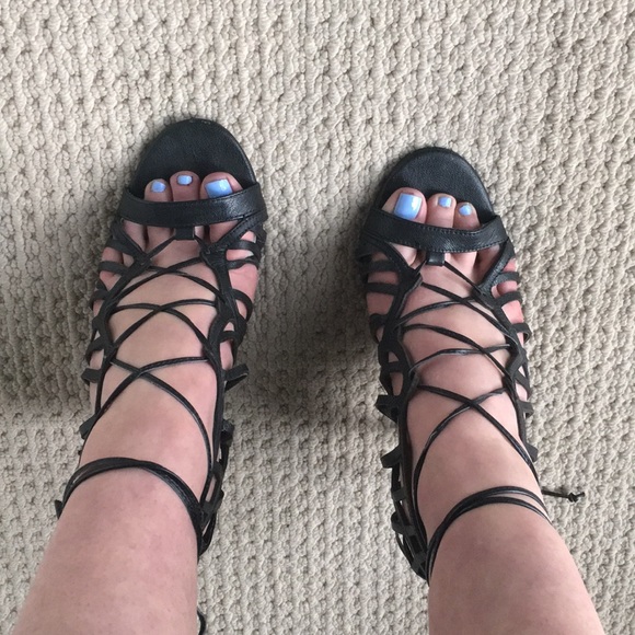 Dolce Vita Black Lace Up Heels - Picture 5 of 6